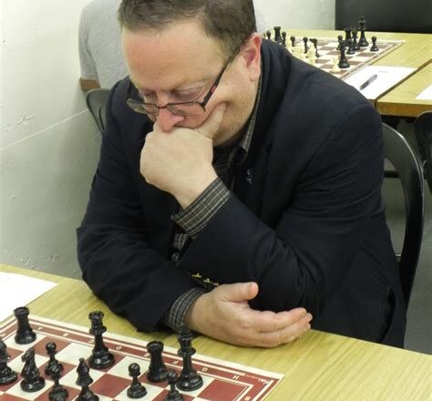 Schaakkampioen staat schaakmat vanwege weigeren coronapas