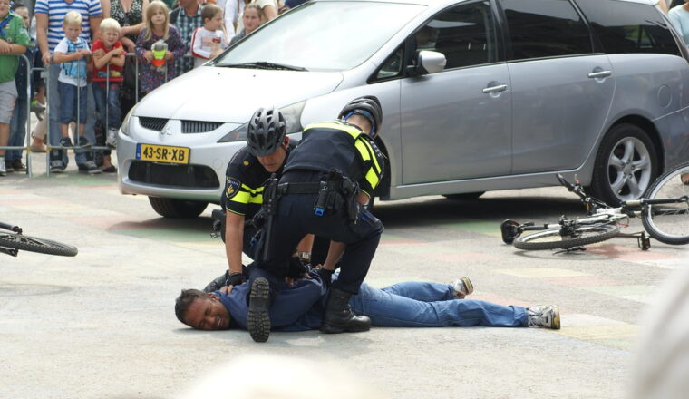 Politie in Nederland mag per 1 juli 2022 (nog) meer geweld gebruiken